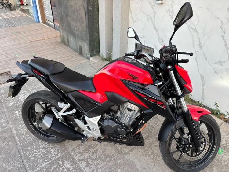 CB300F TWISTER CBS
