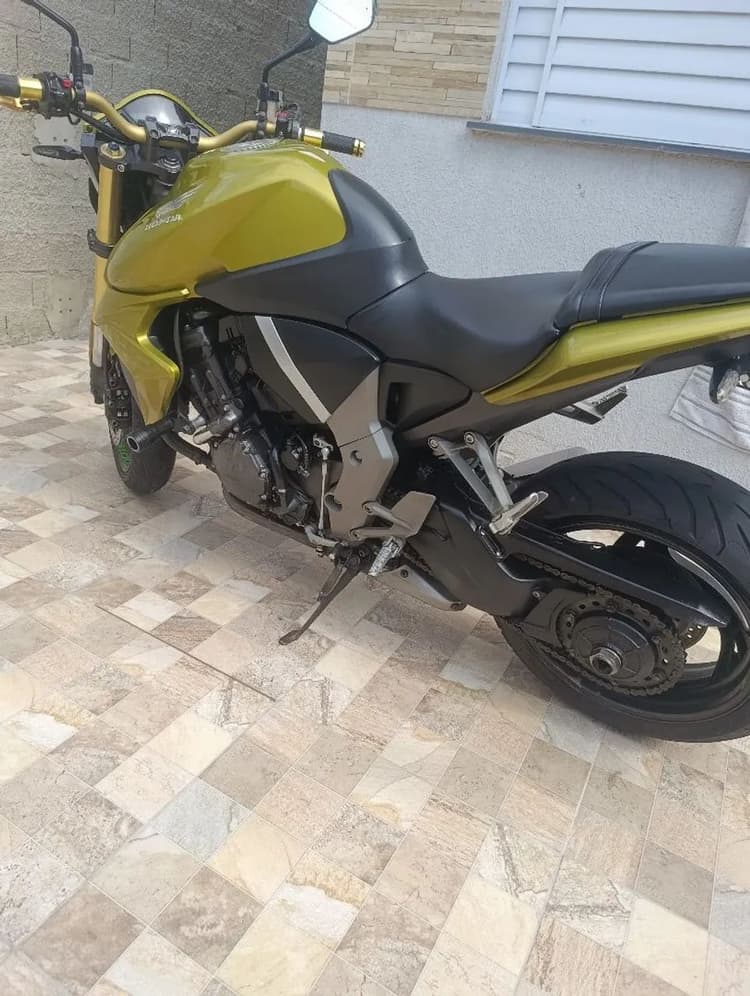 CB 1000r