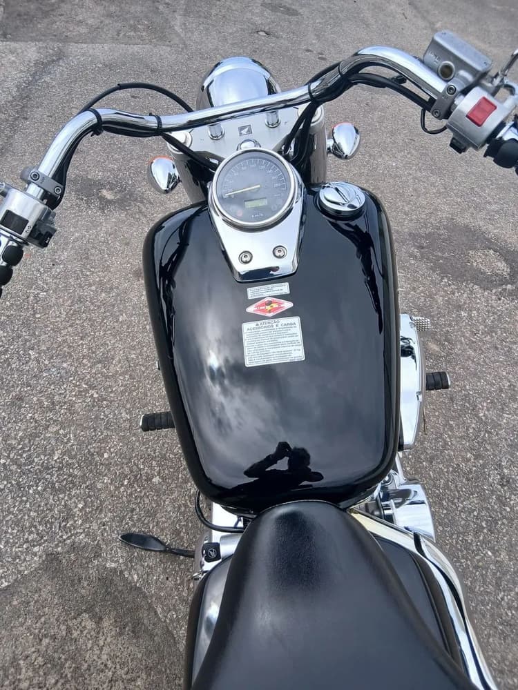 Moto shadow 750