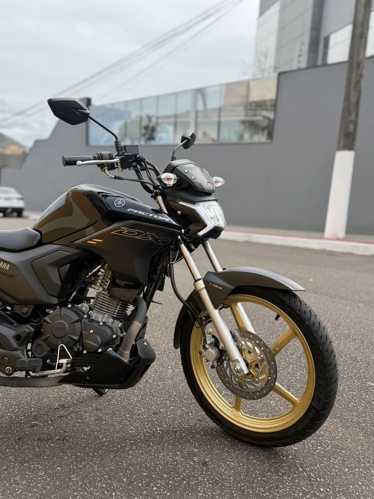 Vendo Yamara Factor nova 