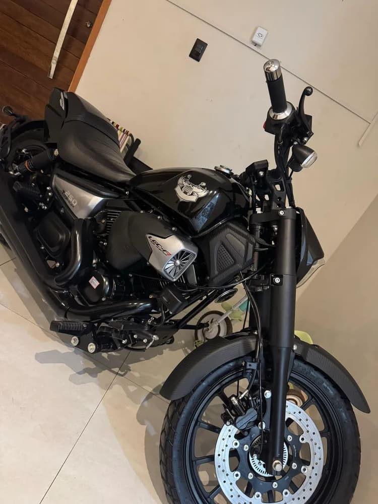 Moto V16 titanium 250 