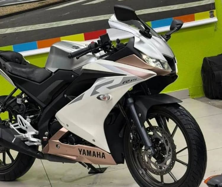 R 15   Yamaha 