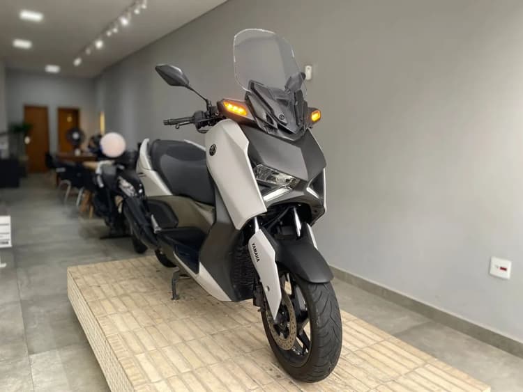 Yamaha Xmax 250 connected abs 2025