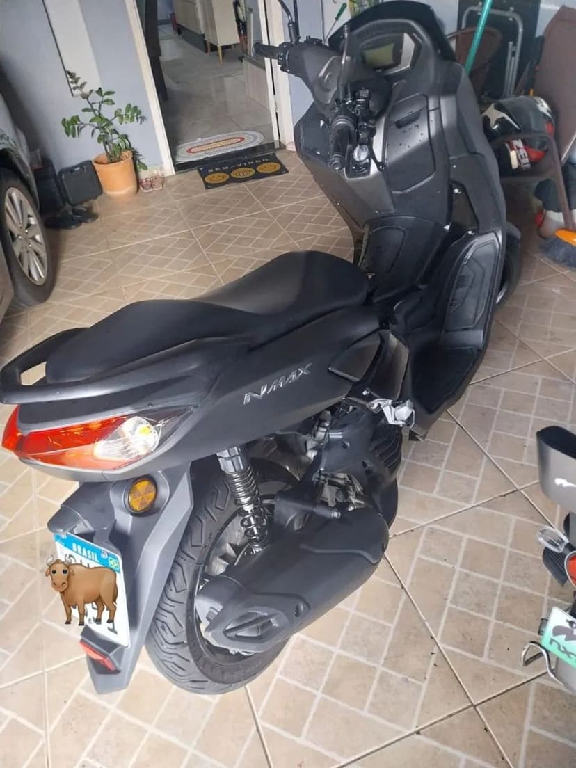 Nmax 160 preto pneus zero zero