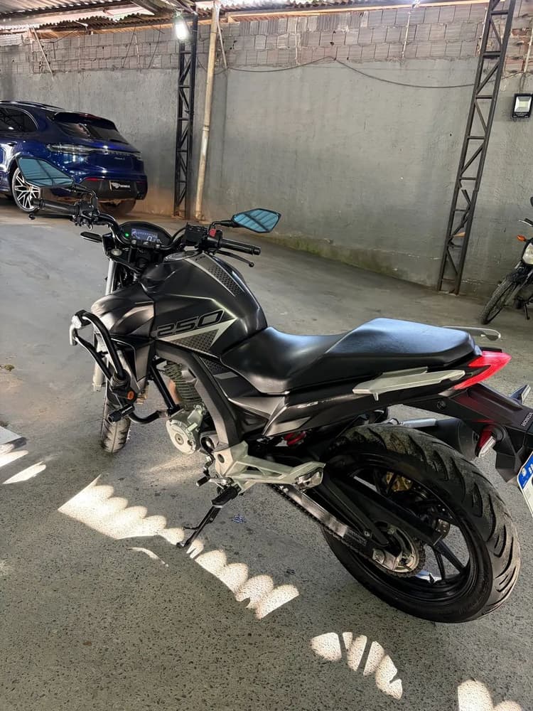 Cb twister 250