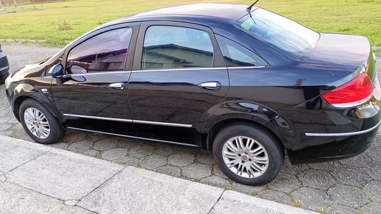 Fiat Linea Essence Dualogic 1.8 Flex 16V 4P 2012