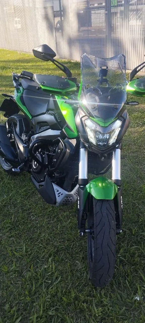 Dominar 400 