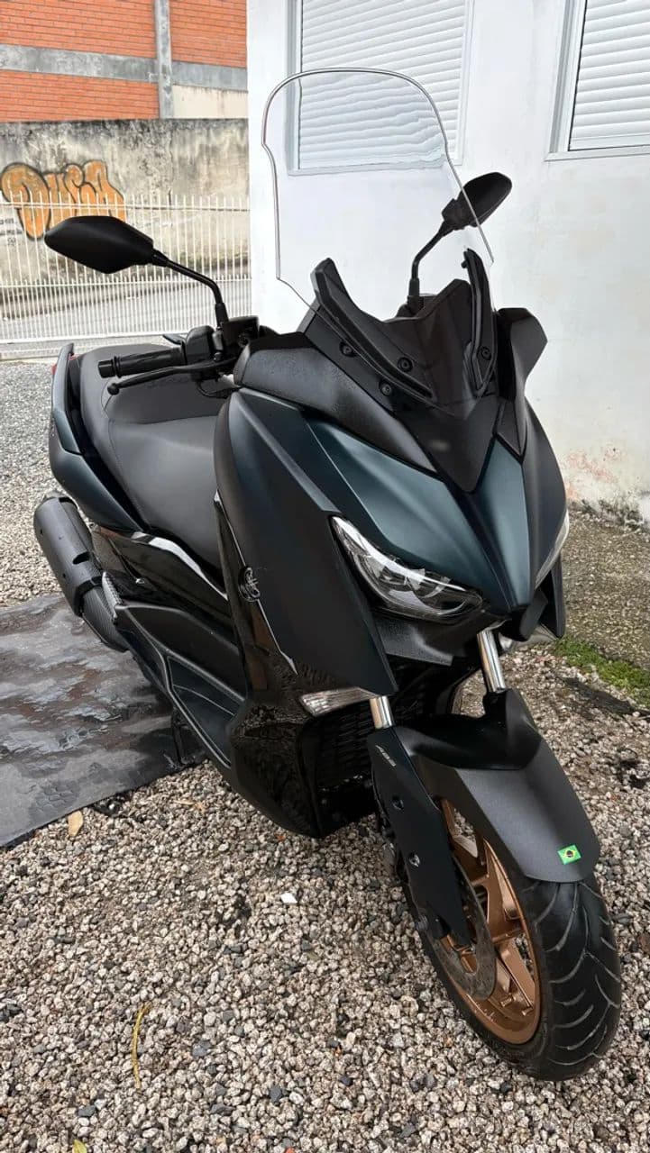 X Max 2023 muito nova!