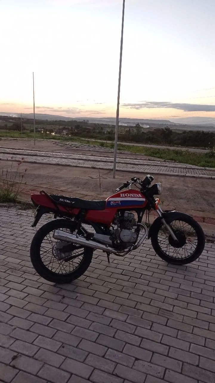 Moto a venda 94