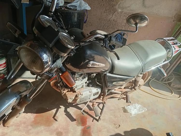 Moto intruder 