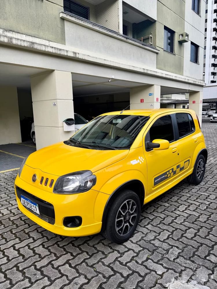 Fiat Uno Sporting 1.4 EVO Fire Flex 8V 4P 2012