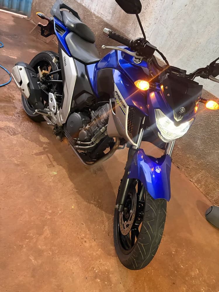 FZ25 modelo 2021