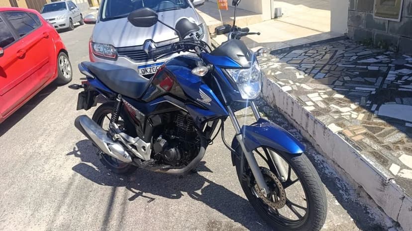 Moto impecável de particular 