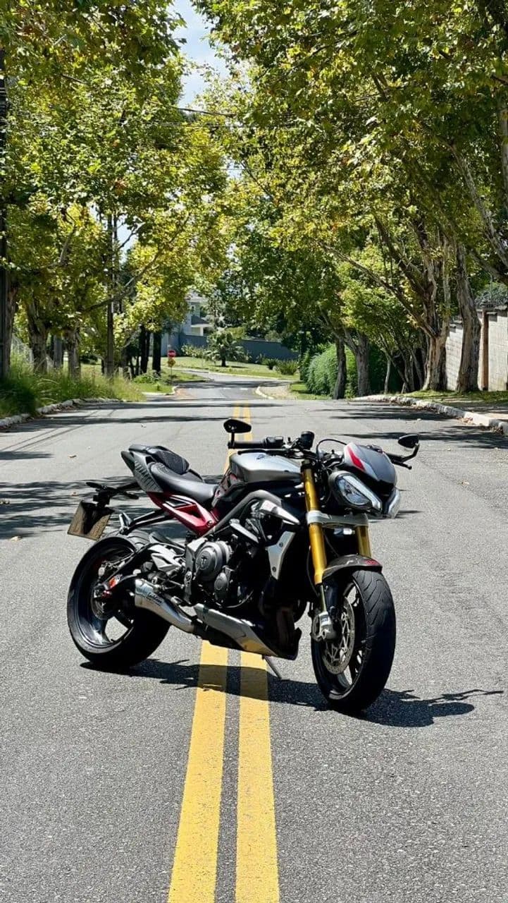 Triumph 765 RS 