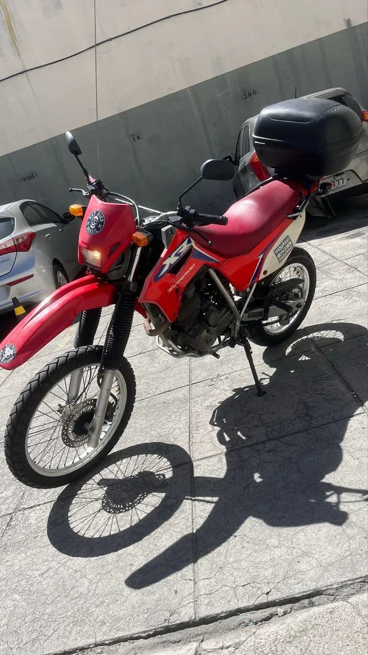 Honda Tornado impecável