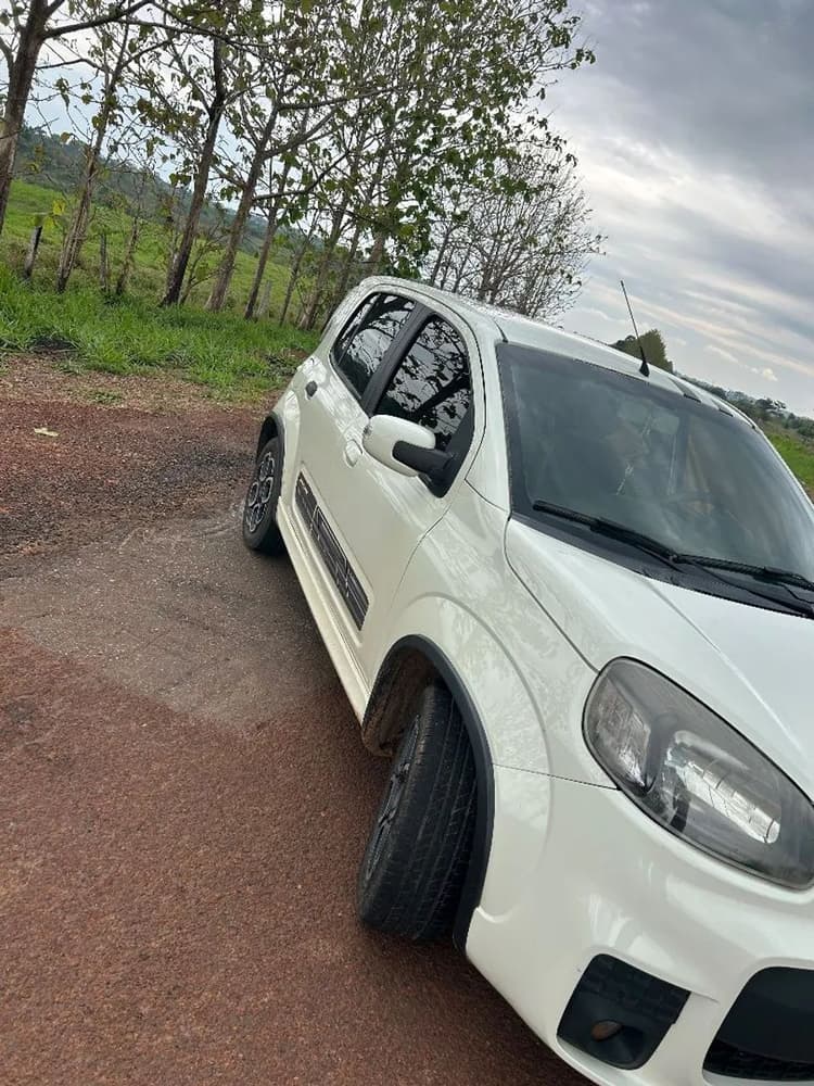 Fiat Uno Sporting Dualogic 1.4 EVO Flex 8V 4P 2015
