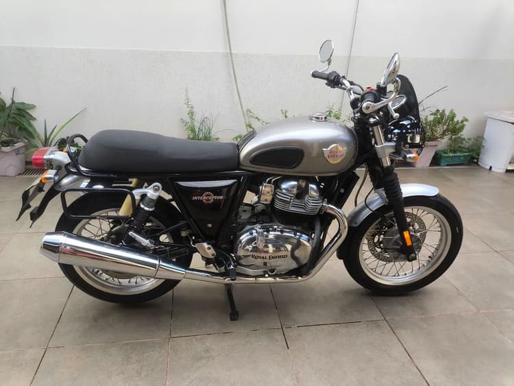 Interceptor 650 Royal enfield 