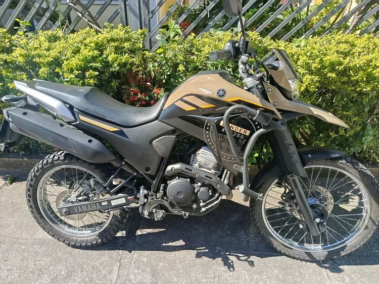 Lander 250 2023 Muito Nova 