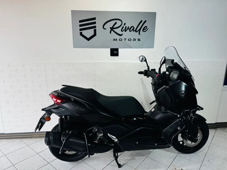 YAMAHA XMAX 300 CONNECTED 