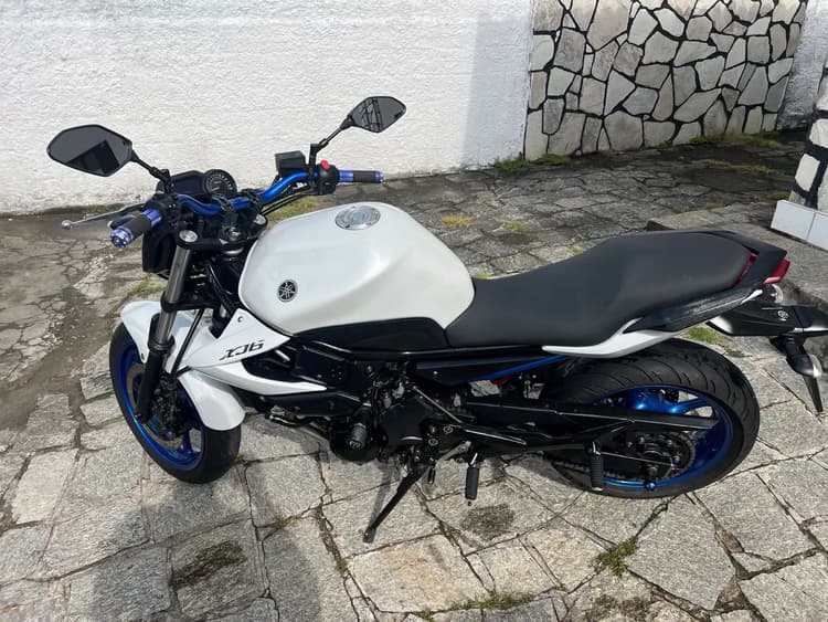 XJ6 2012 