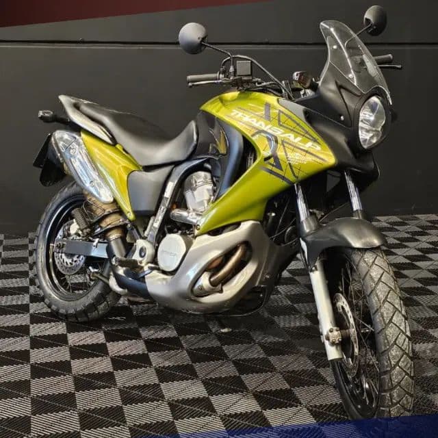 Honda Transalp XL 700V 2012 Verde