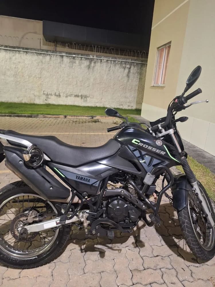 CROSSER / 23 