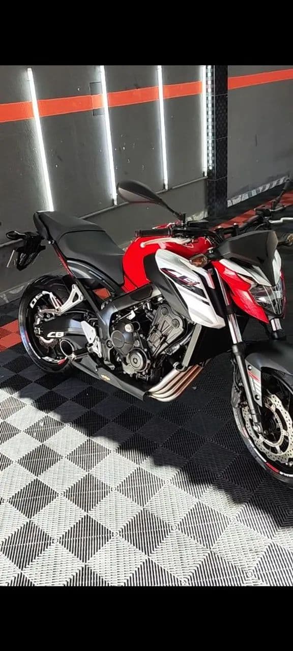 CB 650f ( muito nova)