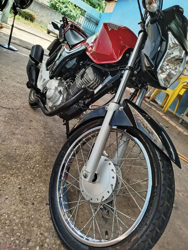 Vende-se moto 
