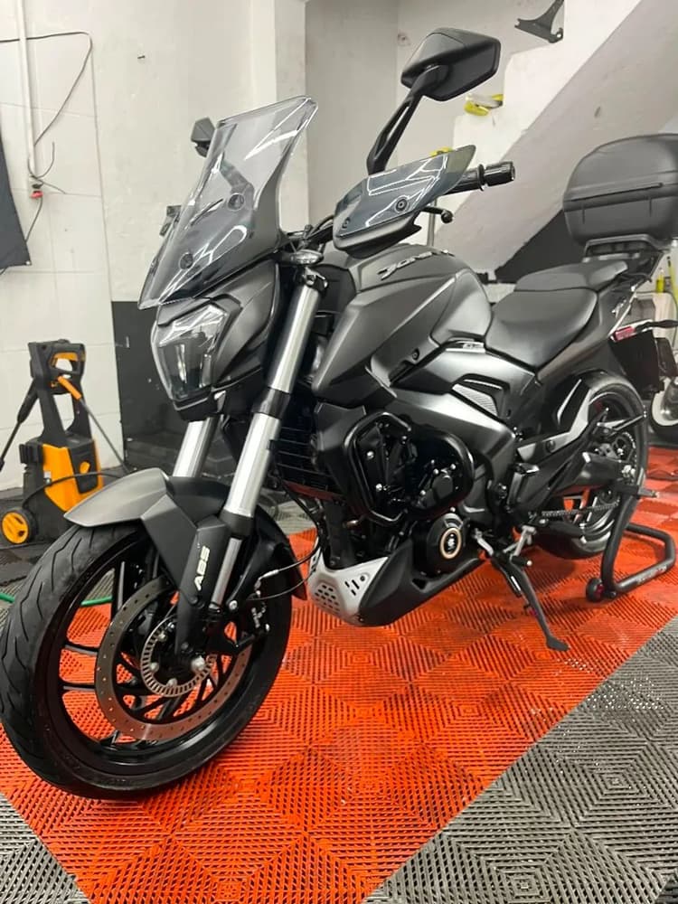 BAJAJ DOMINAR 400 - 2025