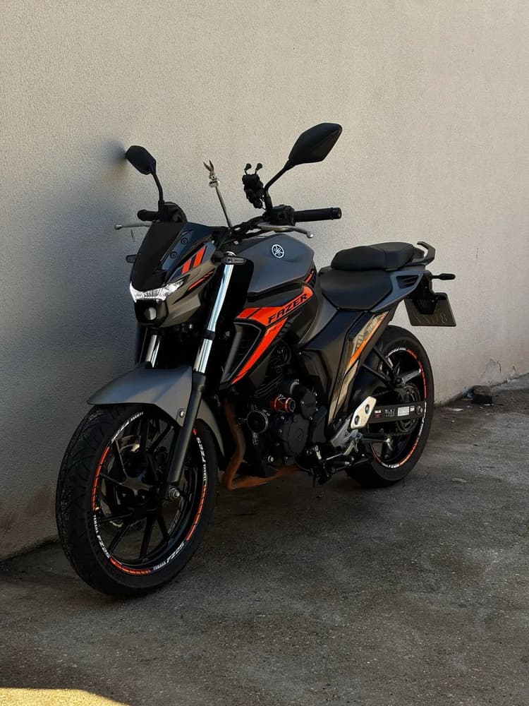 Fz25 em perfeito estado 