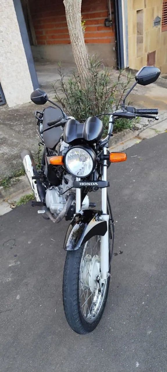 Moto fan 150 