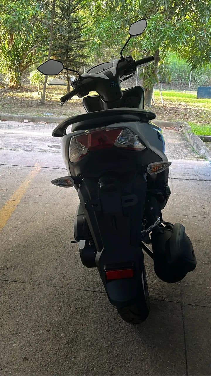 Yamaha fluo híbrida