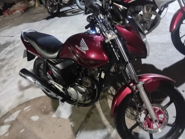 Moto Toda Revisdada e só Roda