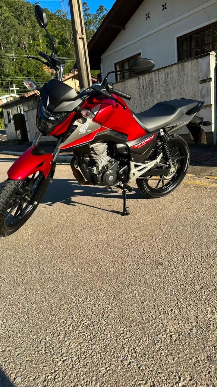 Titan 160 