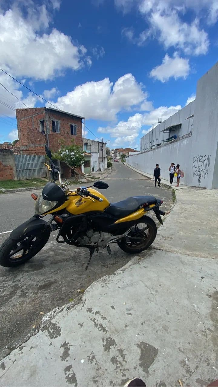 Troco cb 300 em carro 