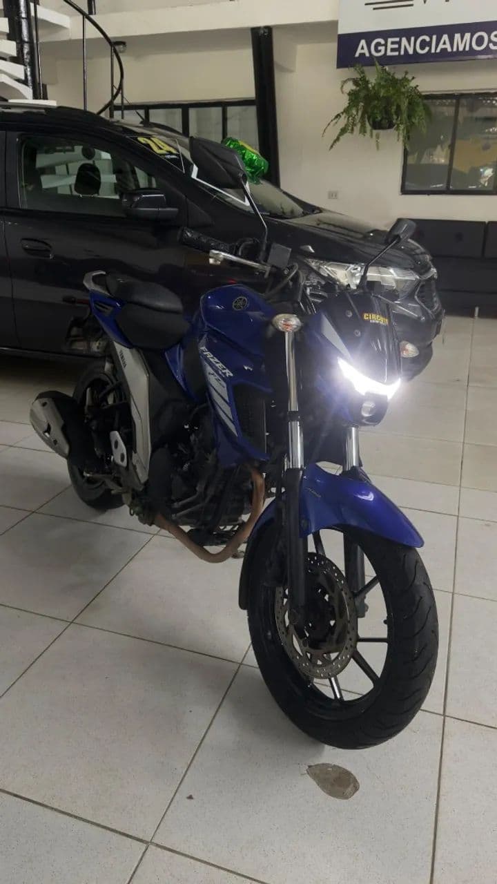 Fazer 250 Com Dois Pneus Zero