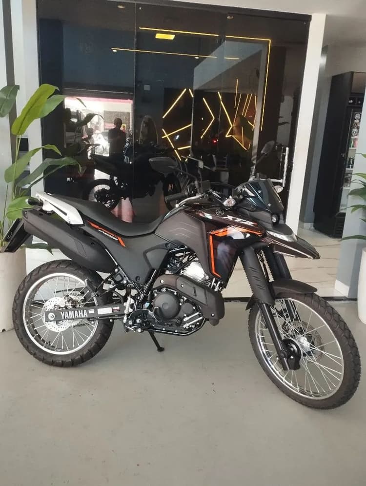 Lander 250 X 2026  0 km emplacada 