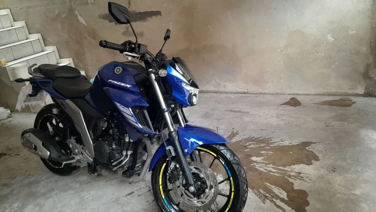 FZ 25 YAMAHA 