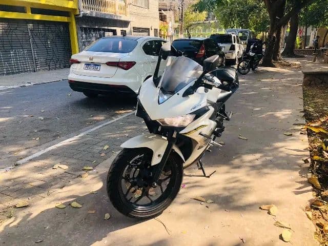 YAMAHA R3