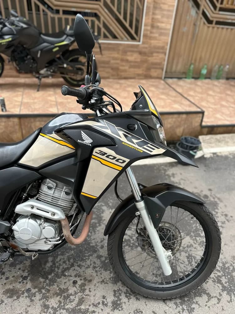 XRE300 