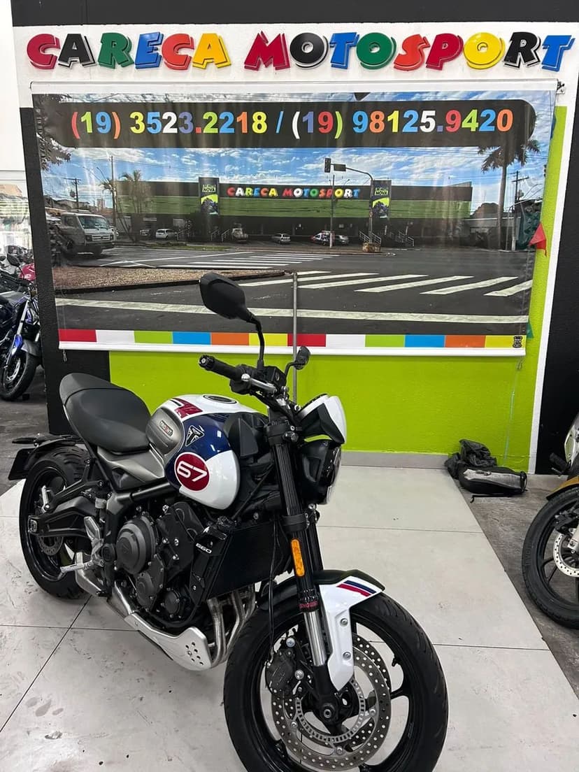 TRIUMPH TRIDENT 660