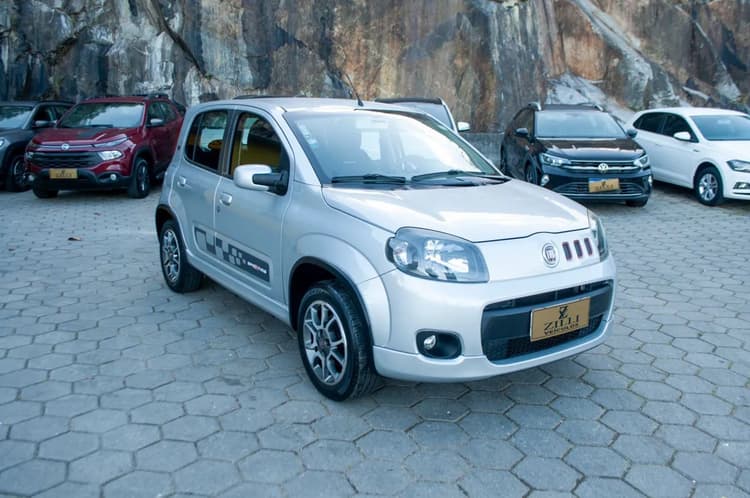 Fiat Uno Sporting 1.4 EVO Fire Flex 8V 4P 2012