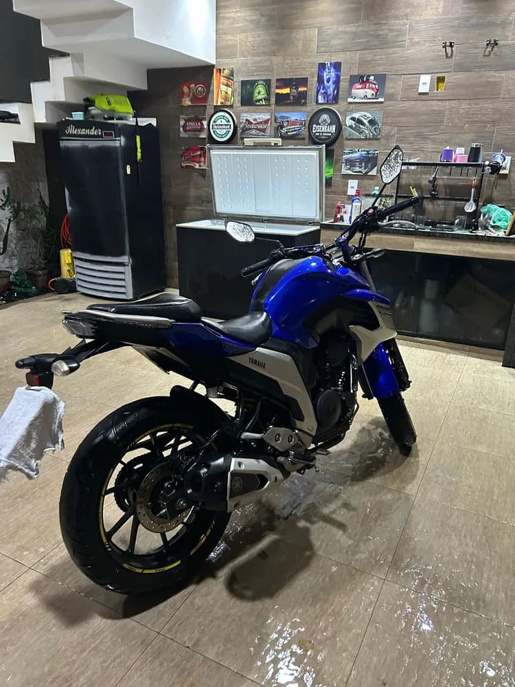 Moto em estado de zero 