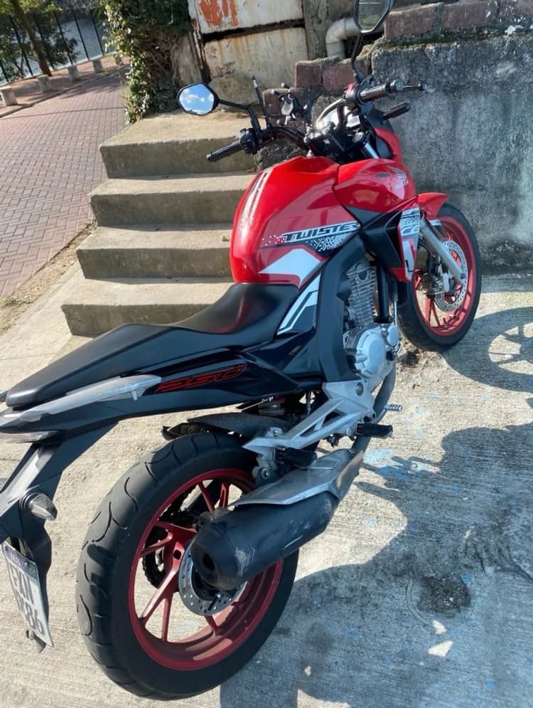 CB TWISTER 250F