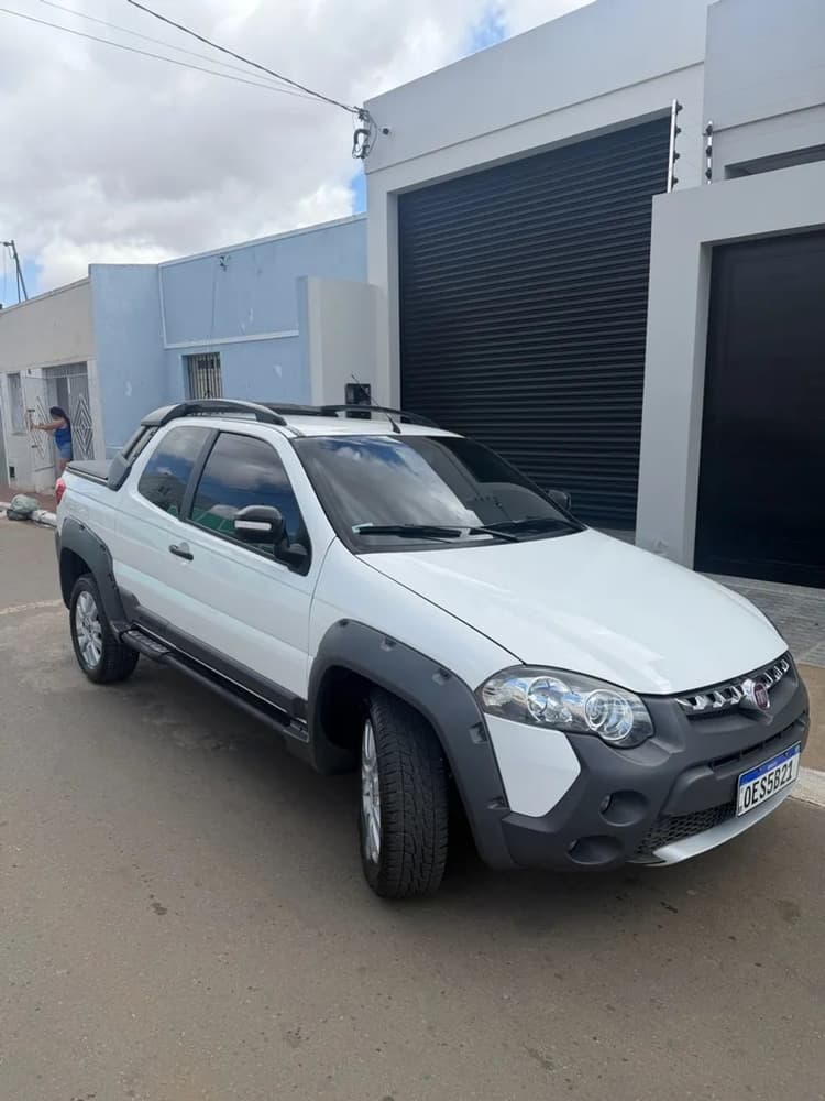 Fiat Strada Adventure1.8/ 1.8 Locker Flex CD 2014