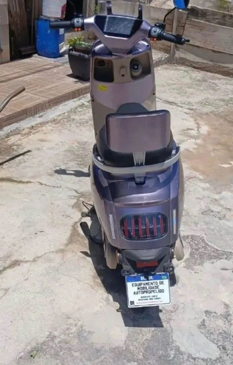 Scooter elétrico 