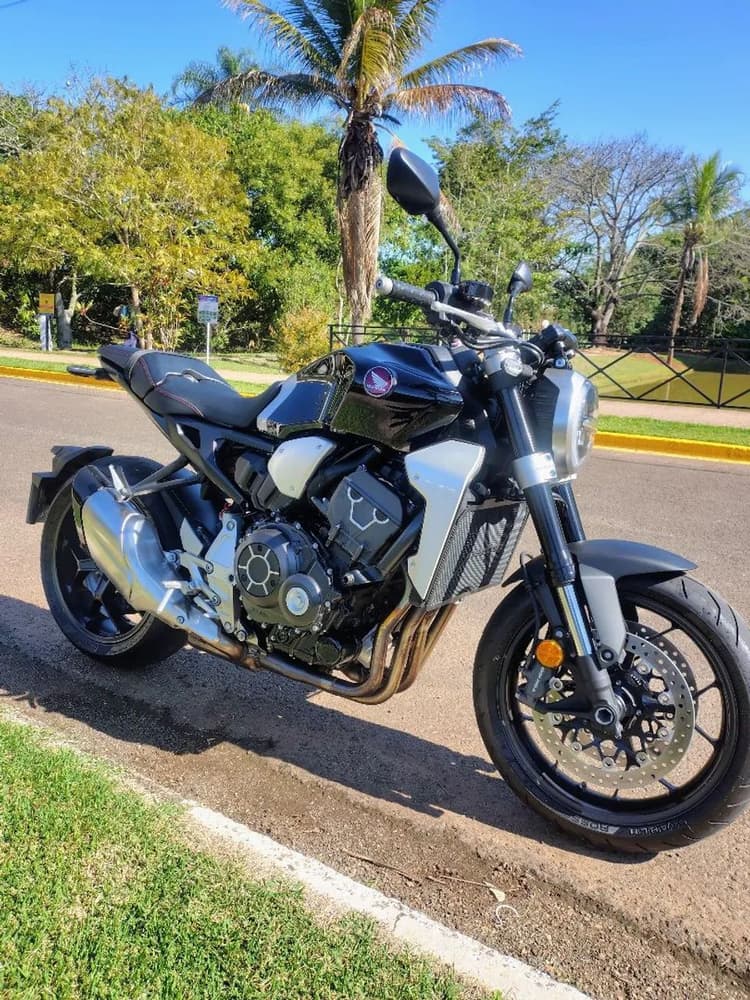 Cb1000r 2021 para pessoas exigentes 