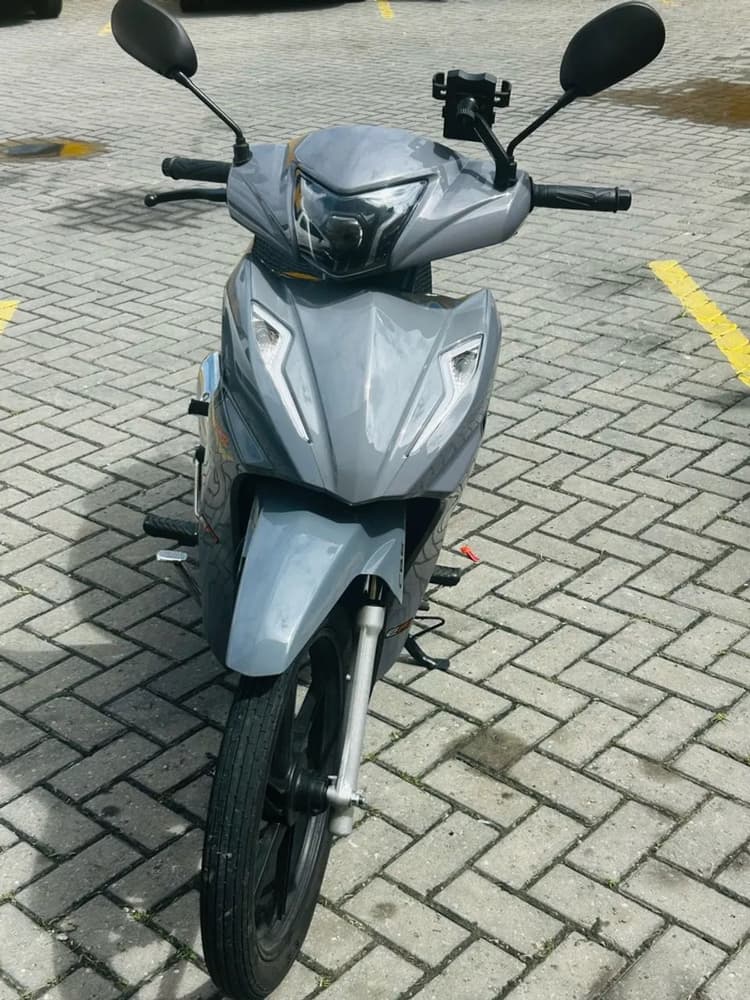 Avelloz 125 