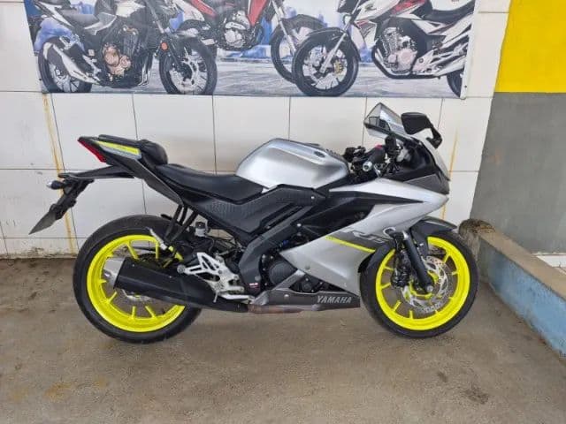 Yamaha R15 - 2024
