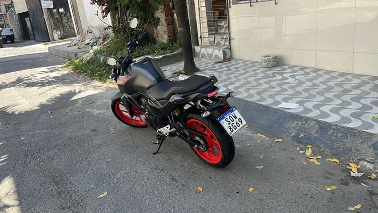 FZ15